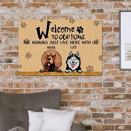 Алиојоит Смешно Куче Метален Знак Плакета Сопствени Кучиња Име Добредојдовте Во Нашиот Дом Луѓето Овде Со Нас Ретро Закачалка За Врата За