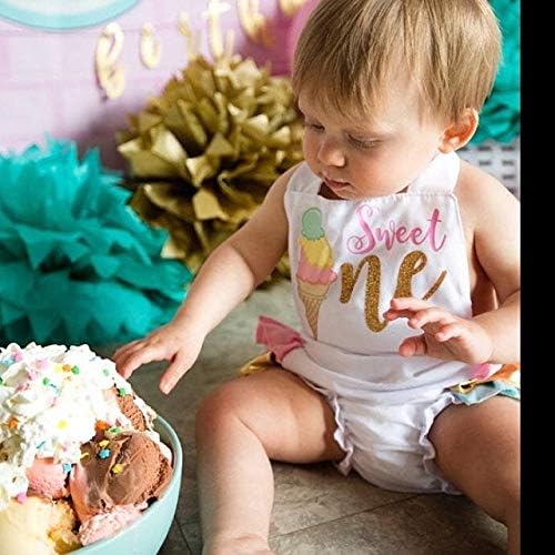 Симпатична бебе девојче прв роденденски облека за халтер ромпер сладолед торта пресече со сончање на каросерија за сончање