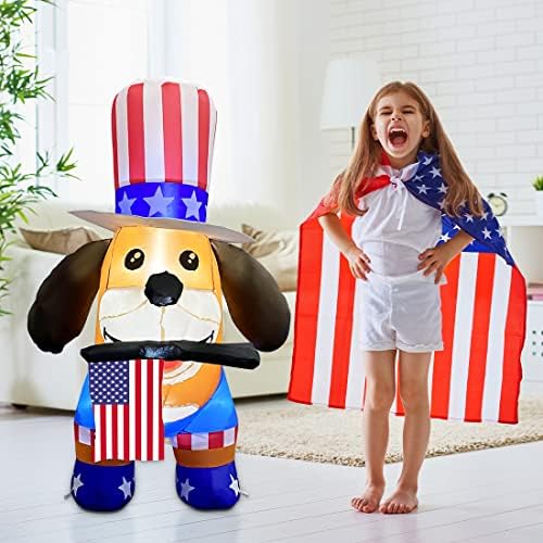 Ден на независност на комин 4-ти јули на надувување на 4-тина кучиња со американско знаме, 4-ти јули, разнесени украси во дворот